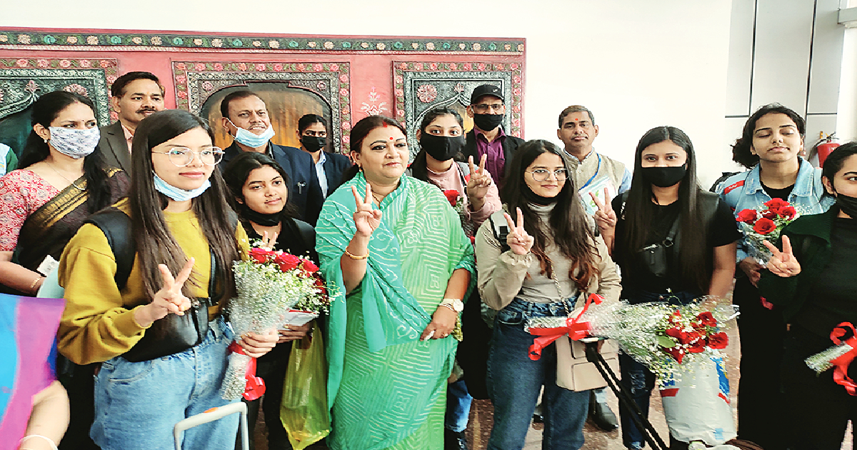 WCD Minister Mamta Bhupesh welcomes relieved students at the Jaipur airport